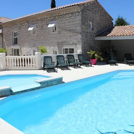 Hotel Theodore Ruoms